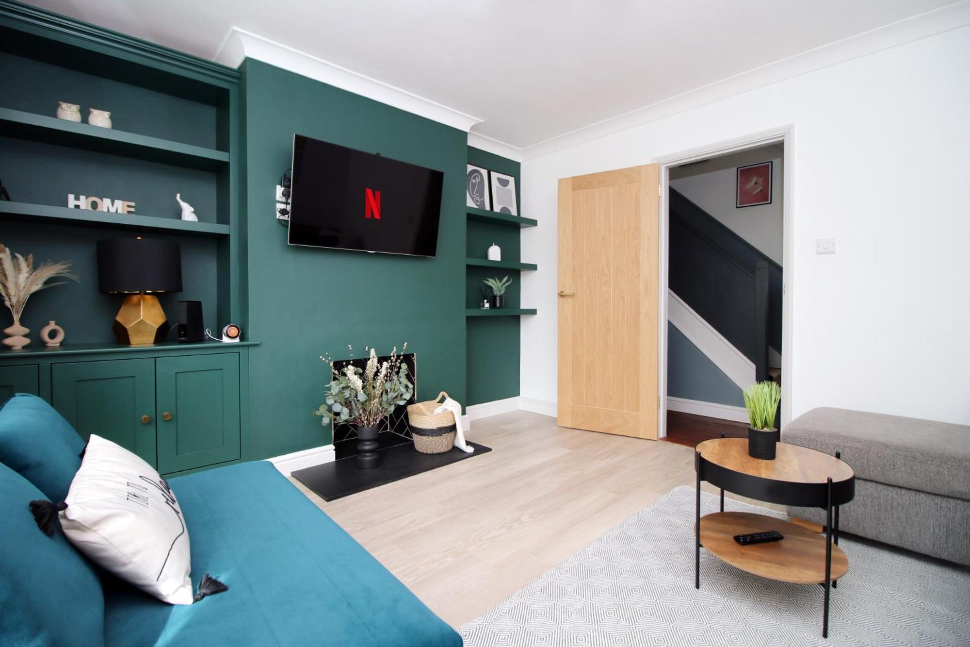 Stylish Home In Bath With Driveway Parking, 10Min From City Bagian luar foto