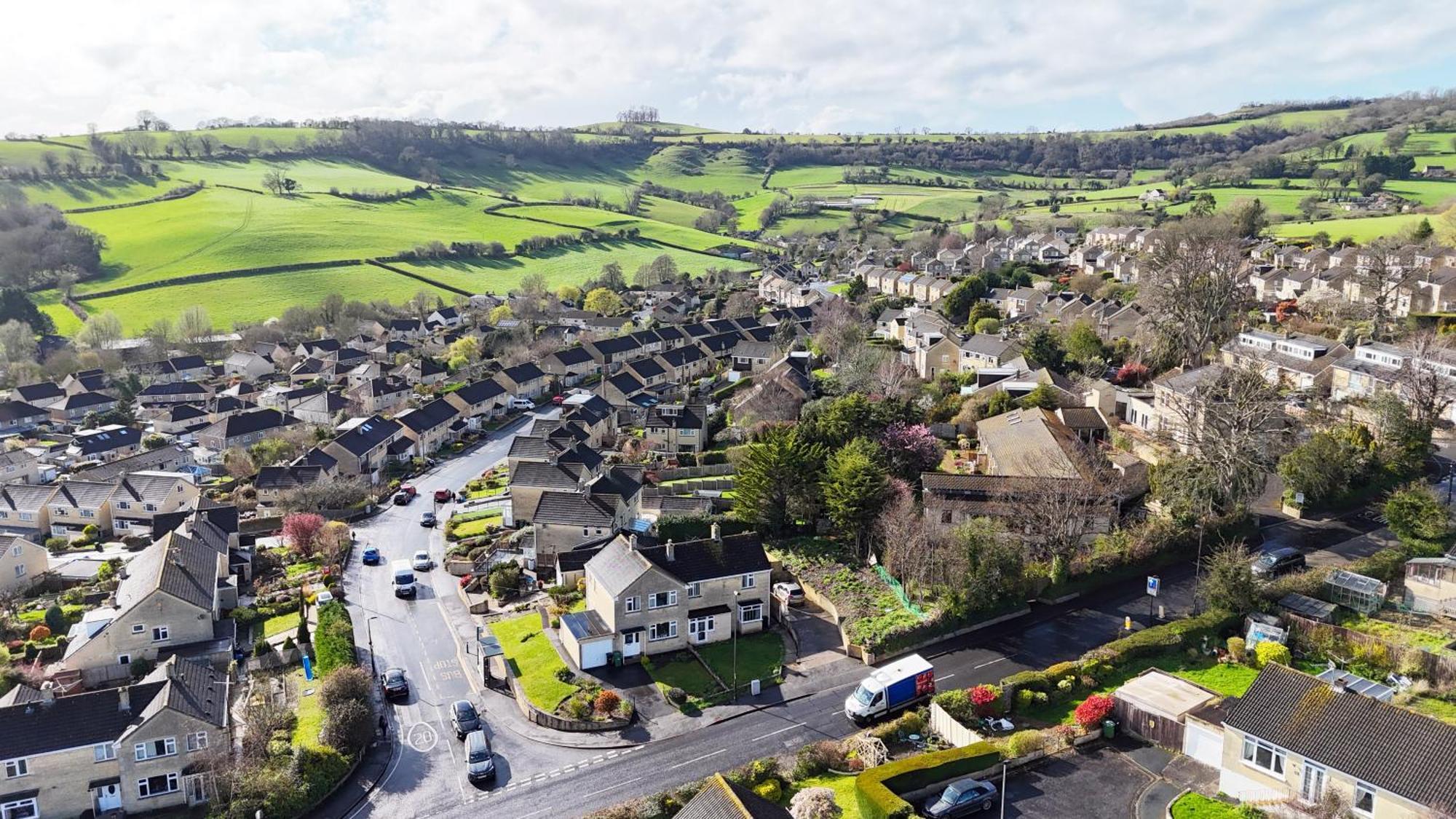 Stylish Home In Bath With Driveway Parking, 10Min From City Bagian luar foto