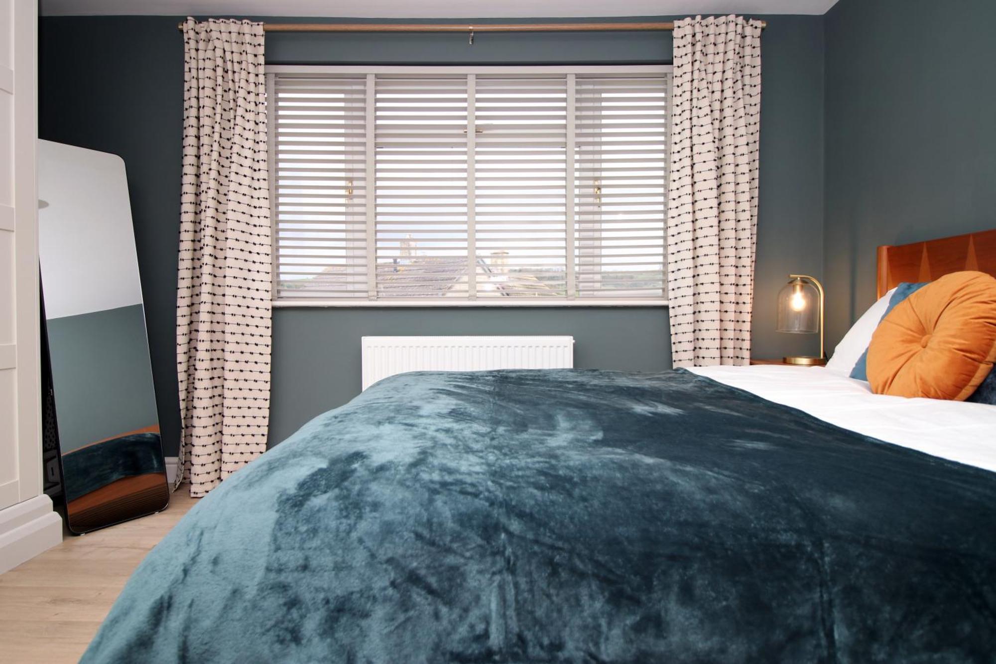 Stylish Home In Bath With Driveway Parking, 10Min From City Bagian luar foto